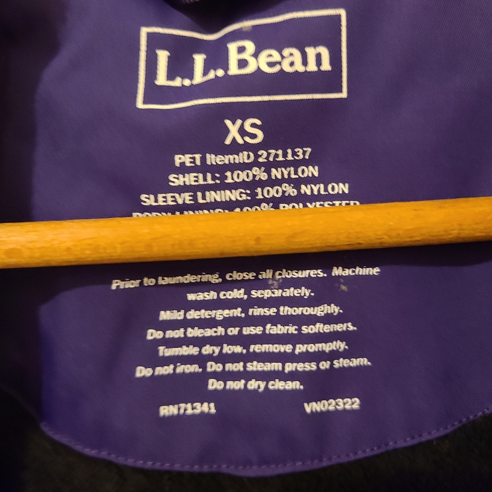 Women's size XS Lands End winter jacket. Purple. - Picture 5 of 6